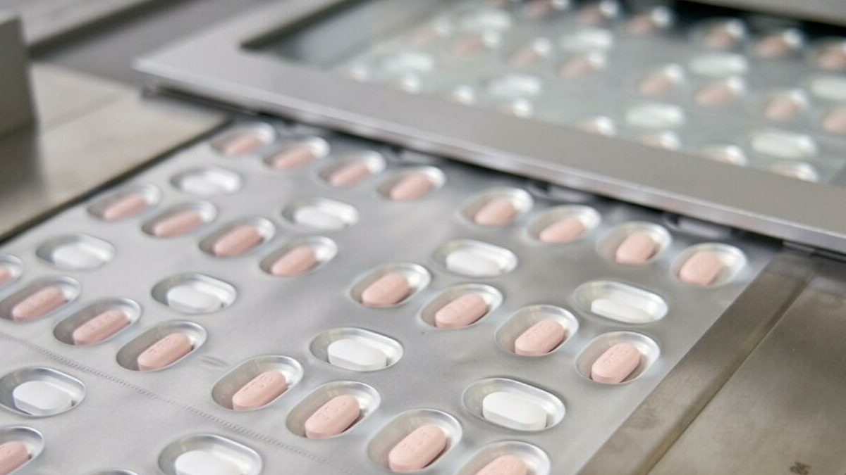 Cofepris avala el uso de emergencia de la pastilla Paxlovid de Pfizer