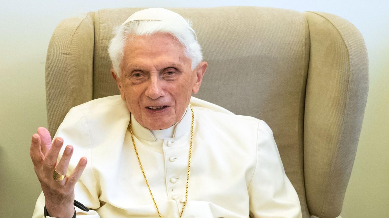 Empeora salud de Benedicto XVI
