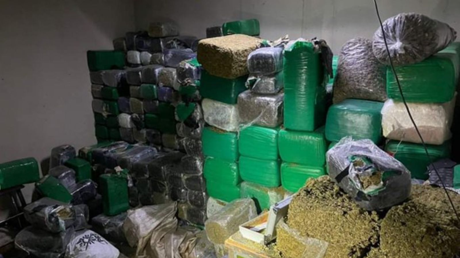 Sedena decomisa 1,800 kilos de mariguana en Baja California