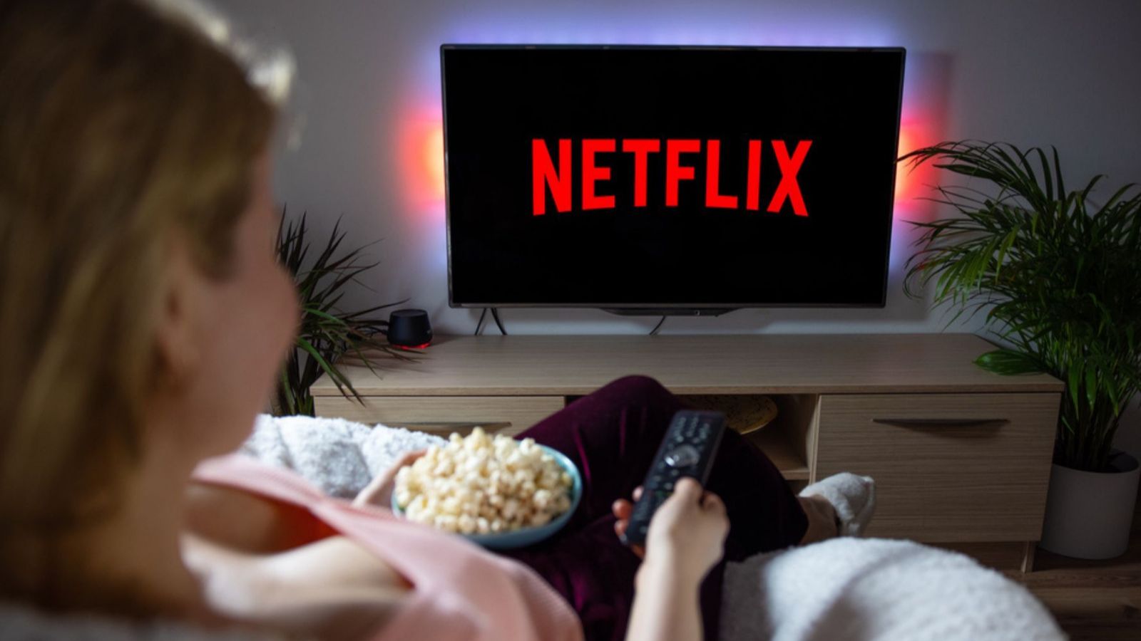 Netflix mejora las condiciones de su servicio básico “con anuncios”