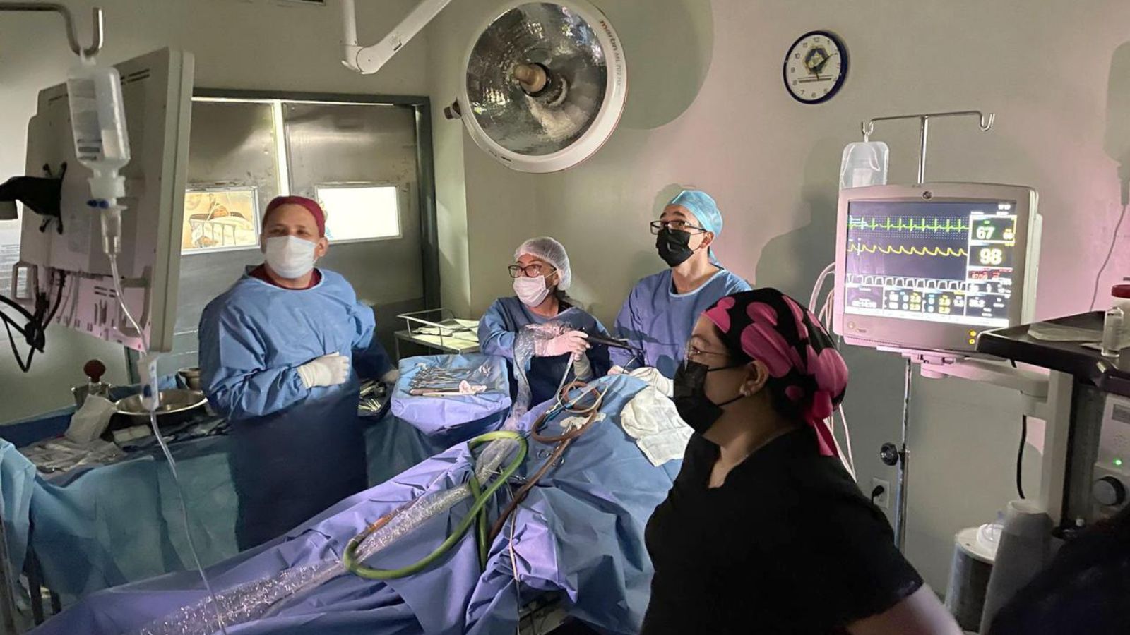 Realizan primera cirugía endoscópica cerebral en hospital del ISSSTE en SLP