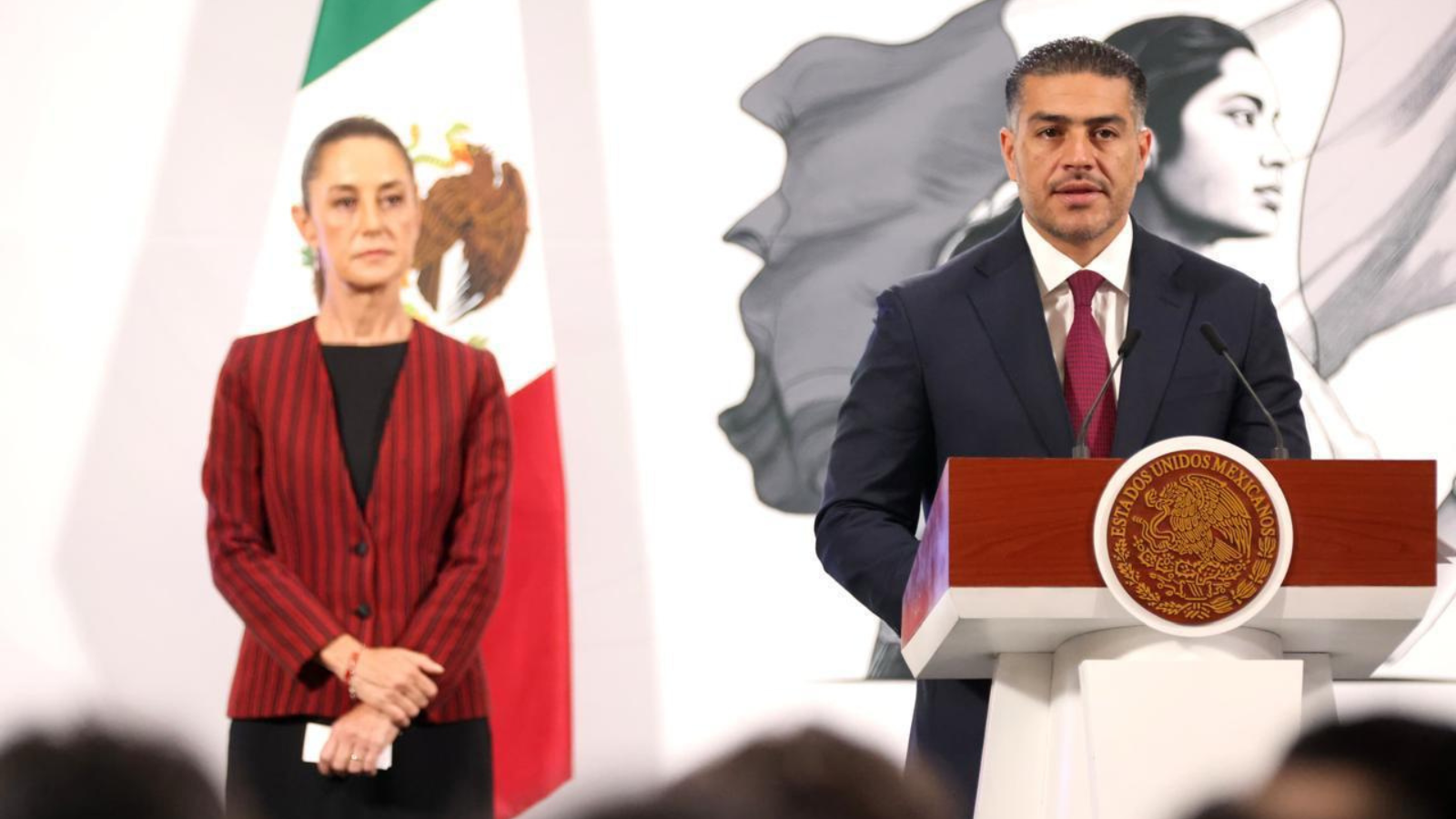 México incauta droga y más de 10 mil armas y 157 toneladas de droga