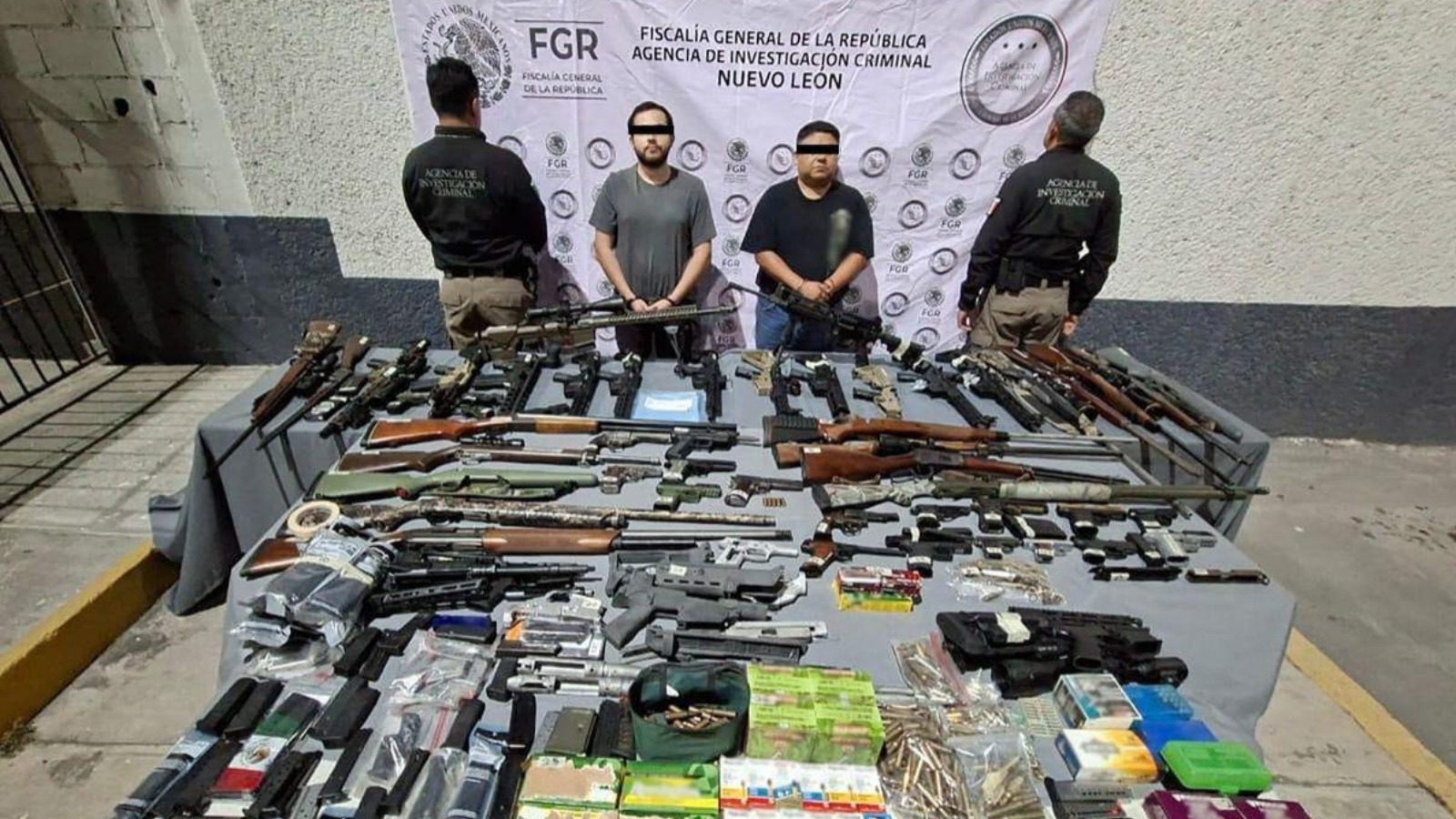Operativo en Monterrey deja arsenal incautado y tres detenidos