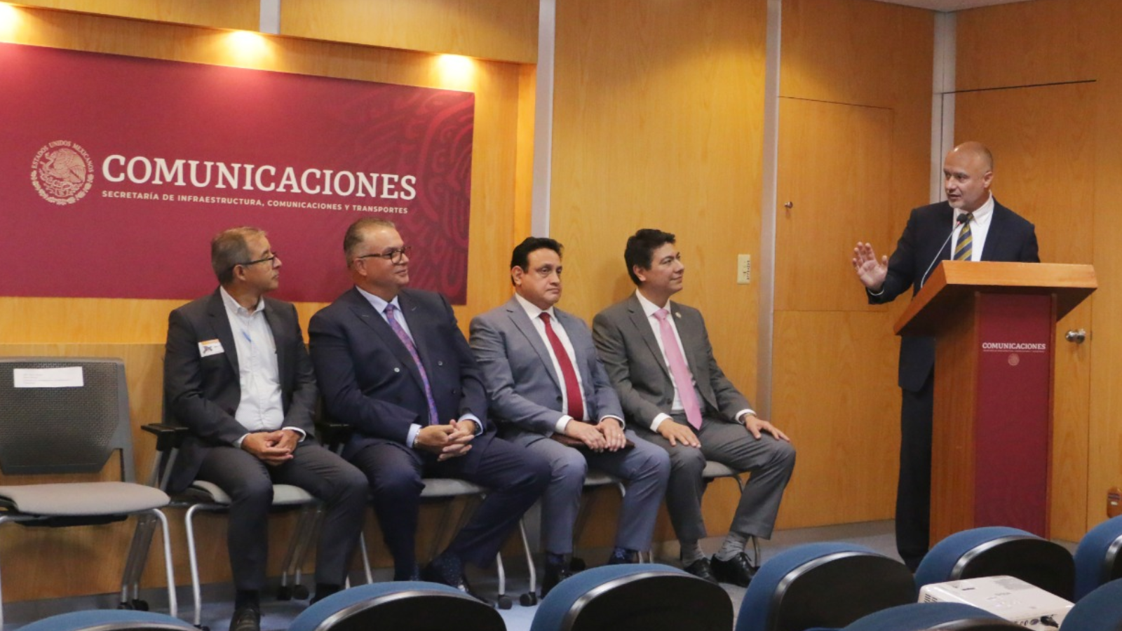 Esteva Medina encabeza reunión con Centros SICT de todo México