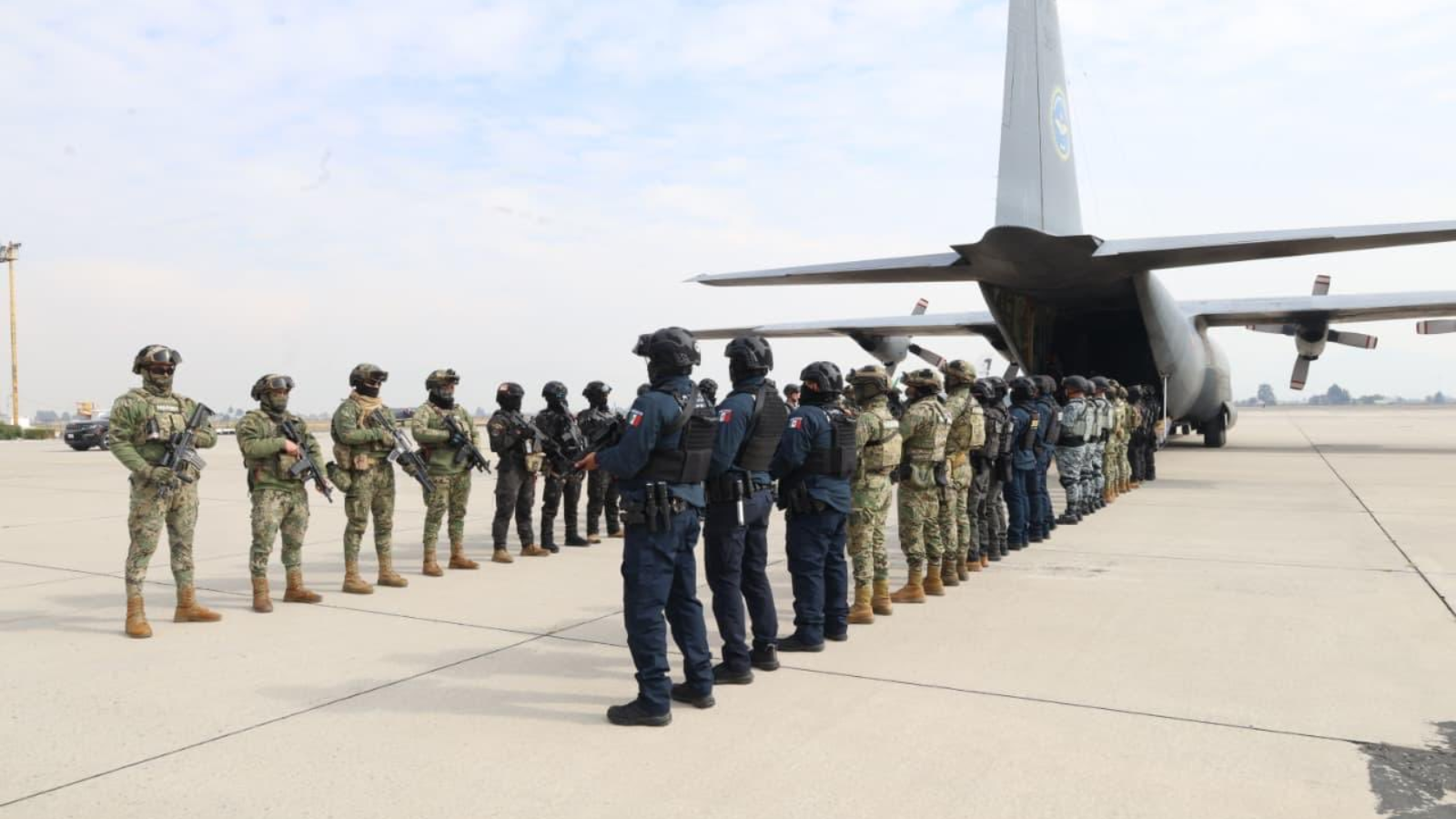 México traslada a 37 criminales hacia Estados Unidos