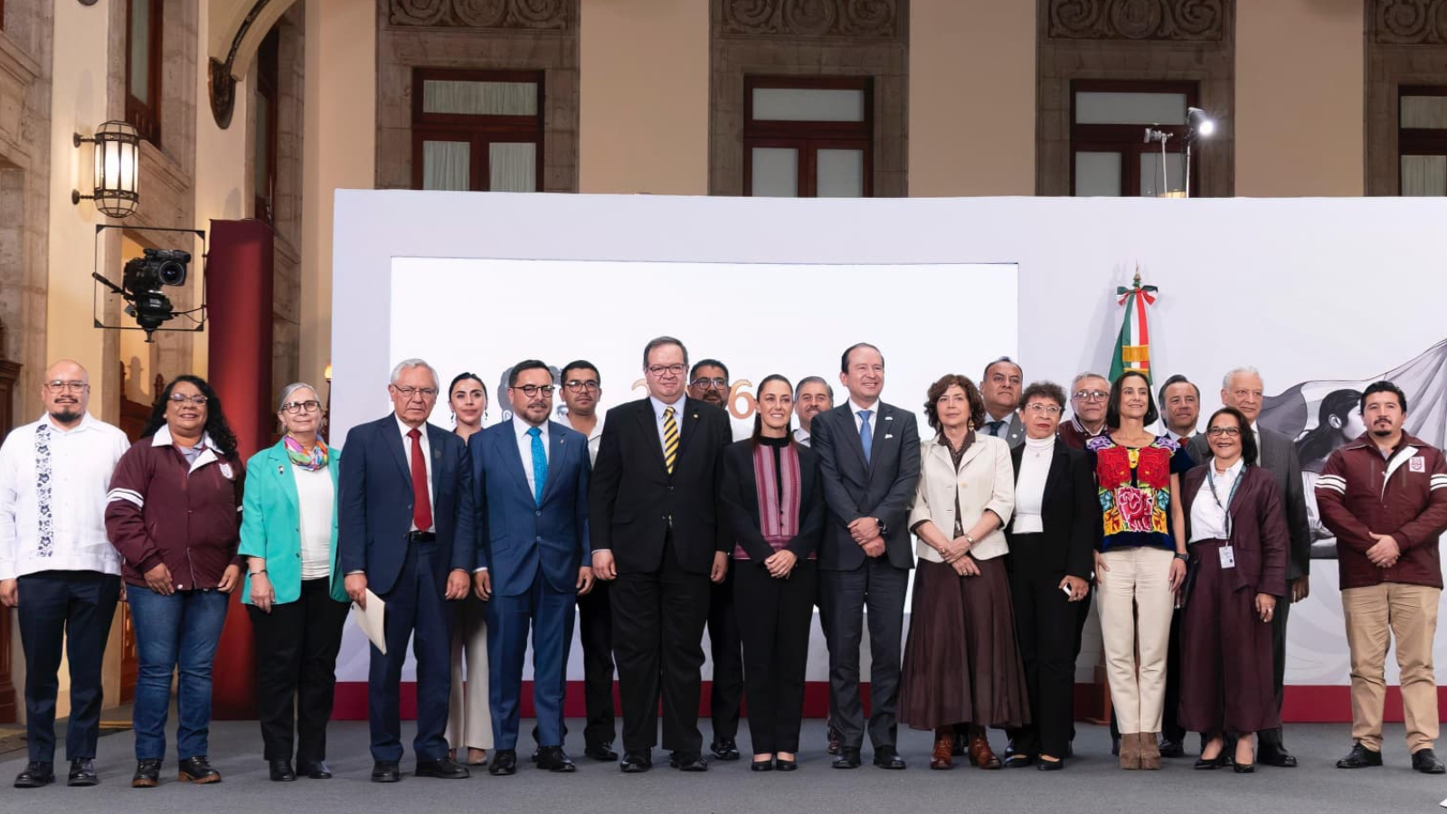 Presentan al comité que analizará la explotación de gas natural no convencional