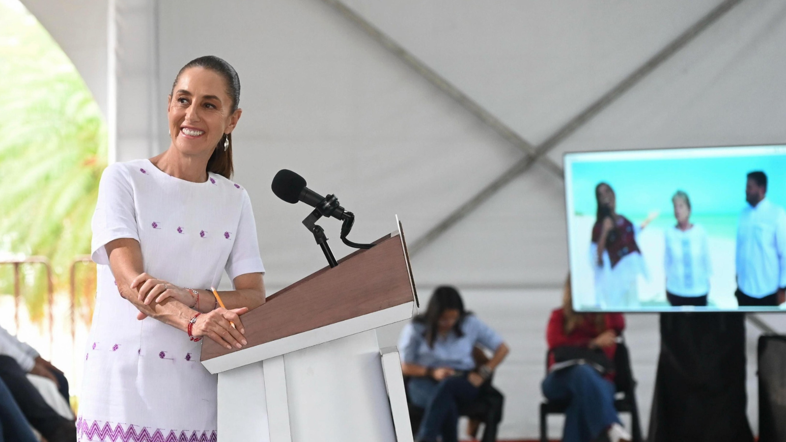 Sheinbaum anuncia decreto para fomentar el ecoturismo en Mahahual