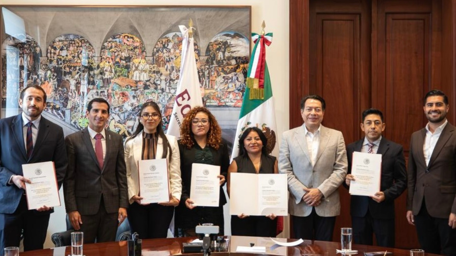 SEP entrega nombramientos a integrantes de la Comisión de Apelación y Arbitraje del Deporte