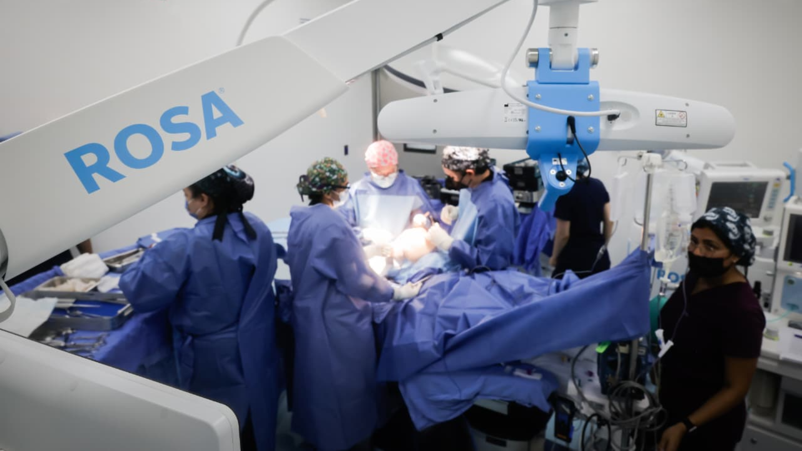 ISSSTE compra 4 robots ‘ROSA’ para fortalecer la atención en cirugía de rodilla