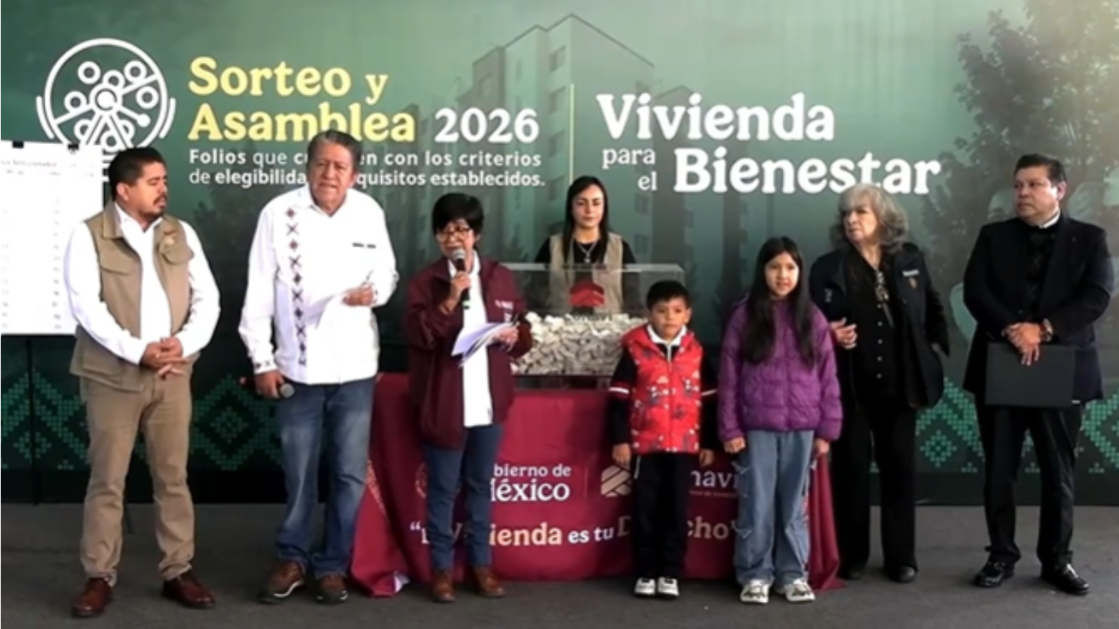 Sheinbaum encabeza sorteo de asignación de 448 viviendas de la Conavi en Michoacán